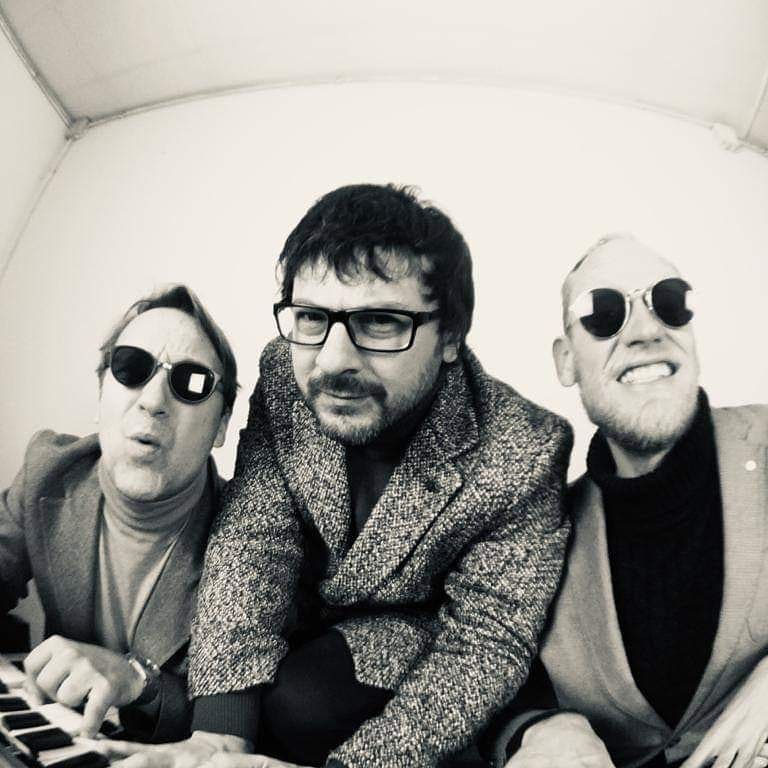 The Shu Shu's — Dave Wilkinson, Abel Boquera and Caspar St. Charles, live room