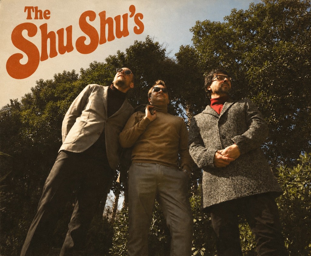 The Shu Shu's — trio promotional photograph outdoors, Barcelona